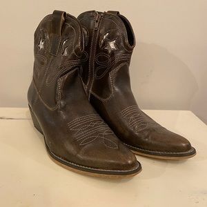 Cowboy boots - lightly worn
